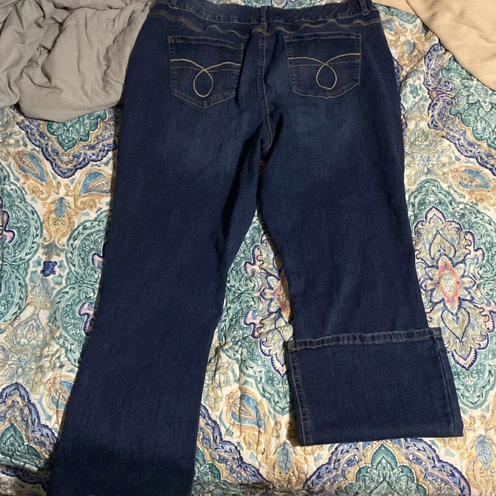 Jeans - Picture 2 of 3